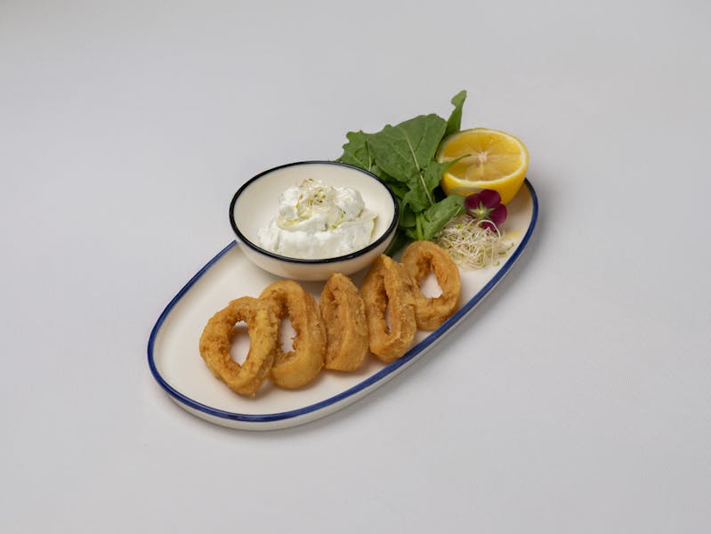 Crispy calamari with lemon aioli